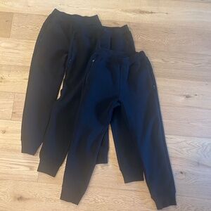 UNIQLO / Black Sweat pants / Kids 9- 10 years old